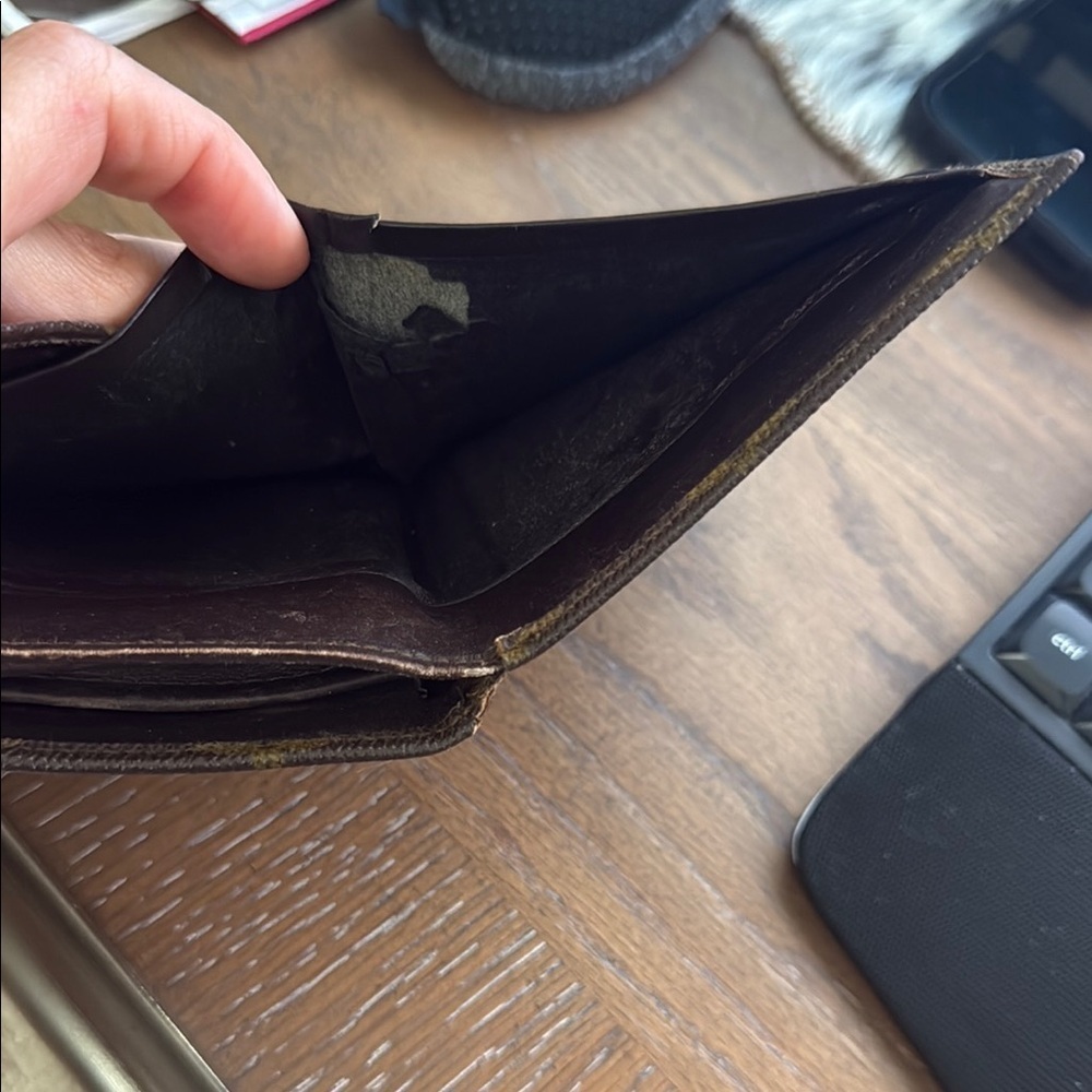 Louis Vuitton Brown Wallet - Picture 4 of 9